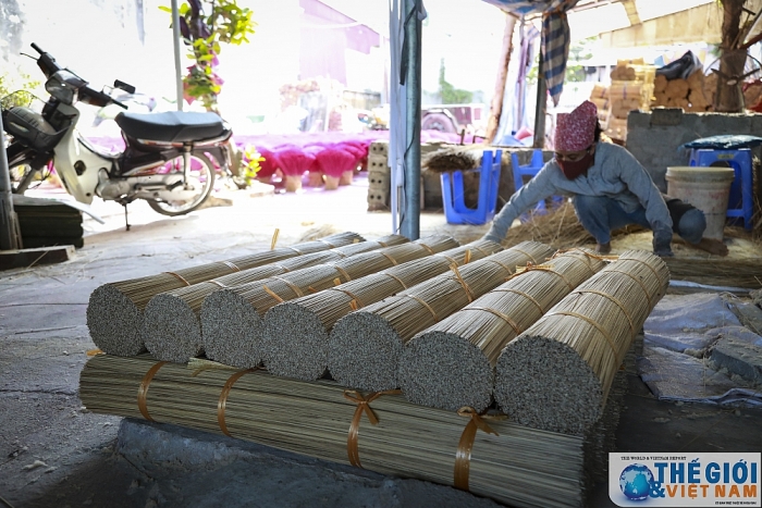 lang nghe truyen thong lam chan huong quang phu cau