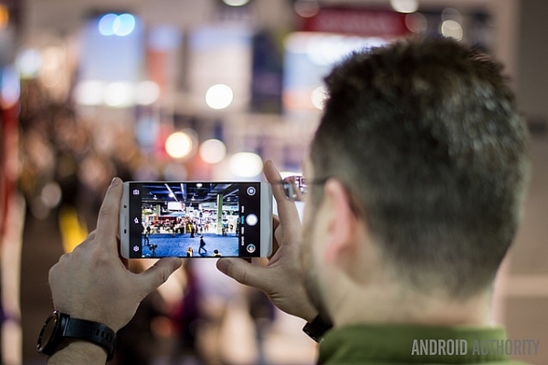 Cạnh tranh khốc liệt với smartphone, Olympus chính thức bị 'khai tử' khỏi thị trường máy ảnh