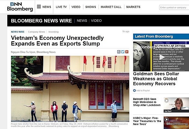 bloomberg vietnams economy grows unexpectedly in q2