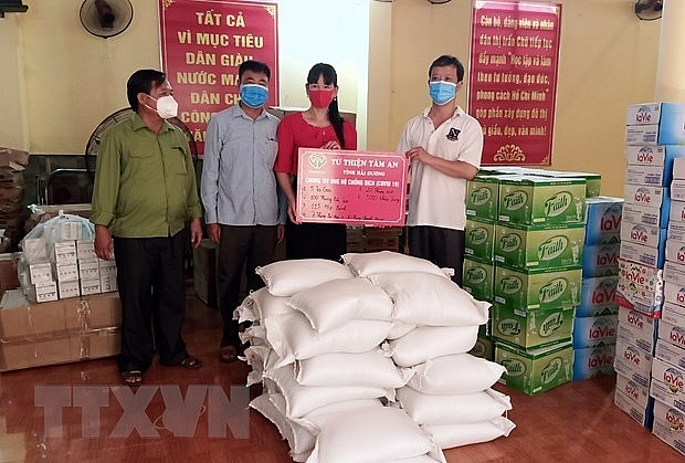 Bac Giang expats in Czech support homeland in COVID-19 fight