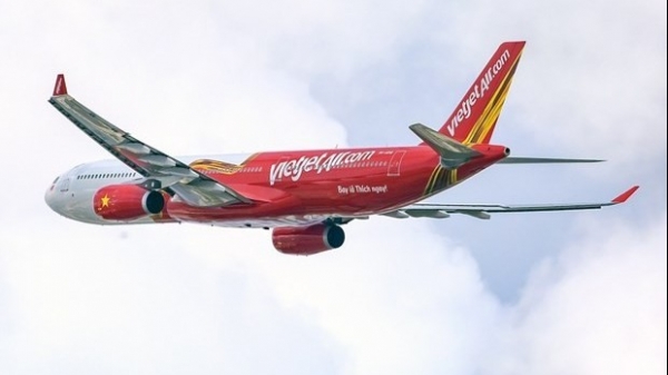 'Fly first - Pay later' by MOVI, Vietjet wins prestigious magazine’s technology award