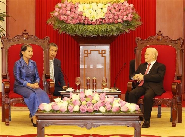 Party chief hosts Cambodian Party official