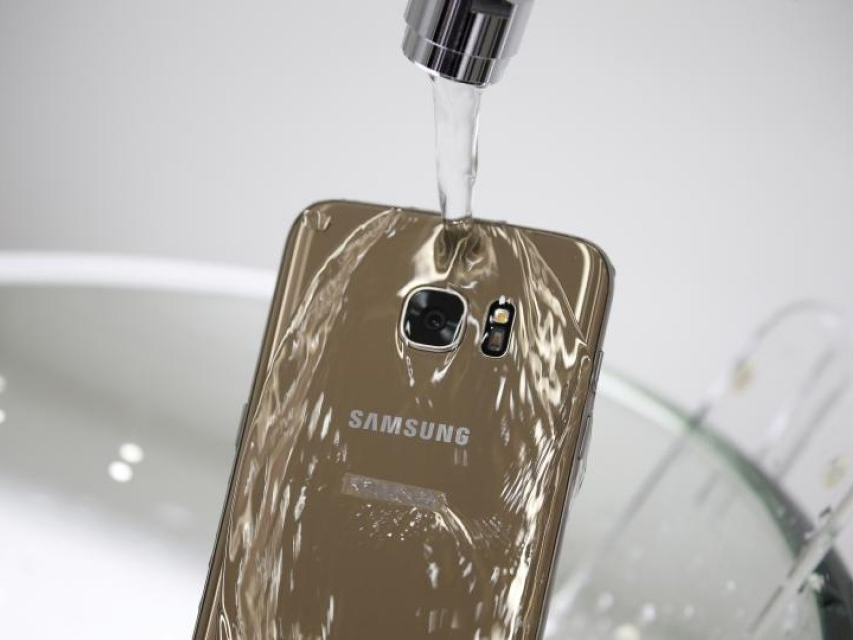 Samsung Galaxy S7 không vượt qua được cuộc thử nghiệm chịu nước