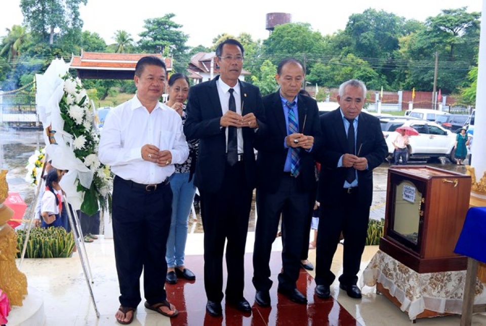 incense offering event commemorates heroic martyrs in laos