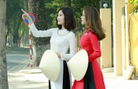 Vietnamese Ao dai shines on Argentinean magazine