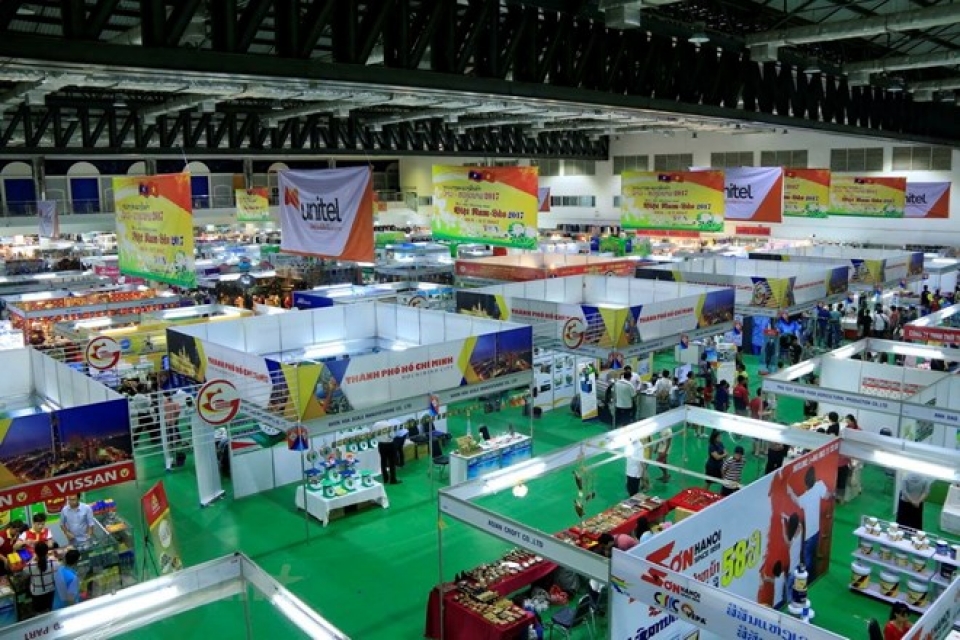 vietnam laos trade fair opens in vientiane