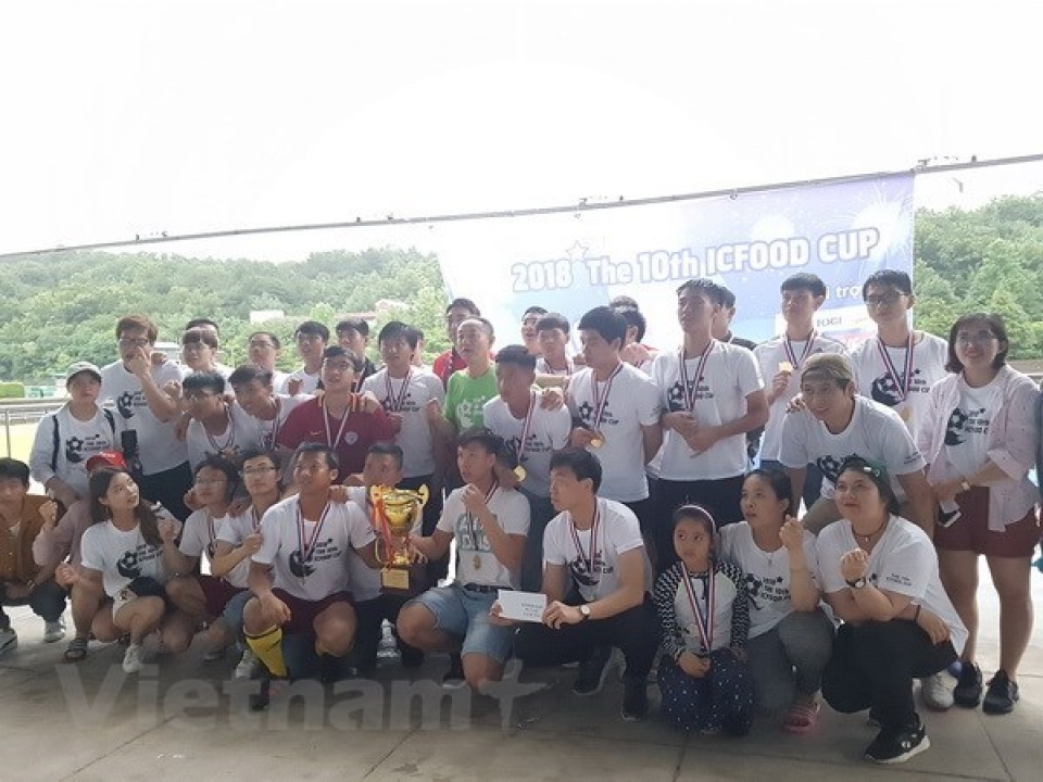 vietnamese students in rok organise football tournament