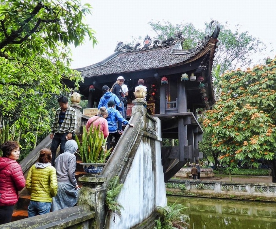 tourist arrivals to ha noi up 10 pct in first half