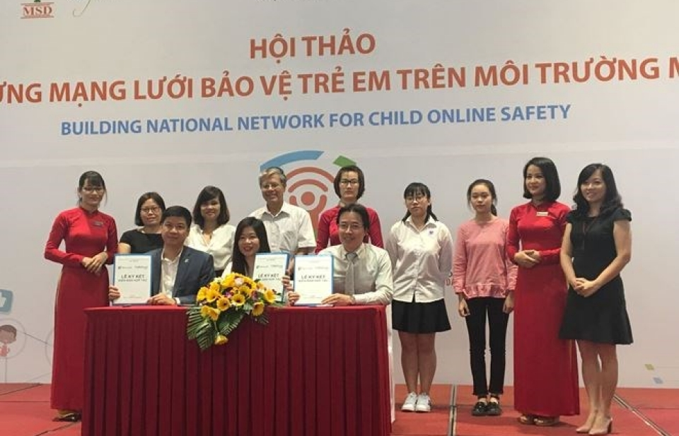 Microsoft helps Vietnam protect children in cyberspace