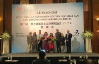 vietnam presents donation to aid japans flood relief