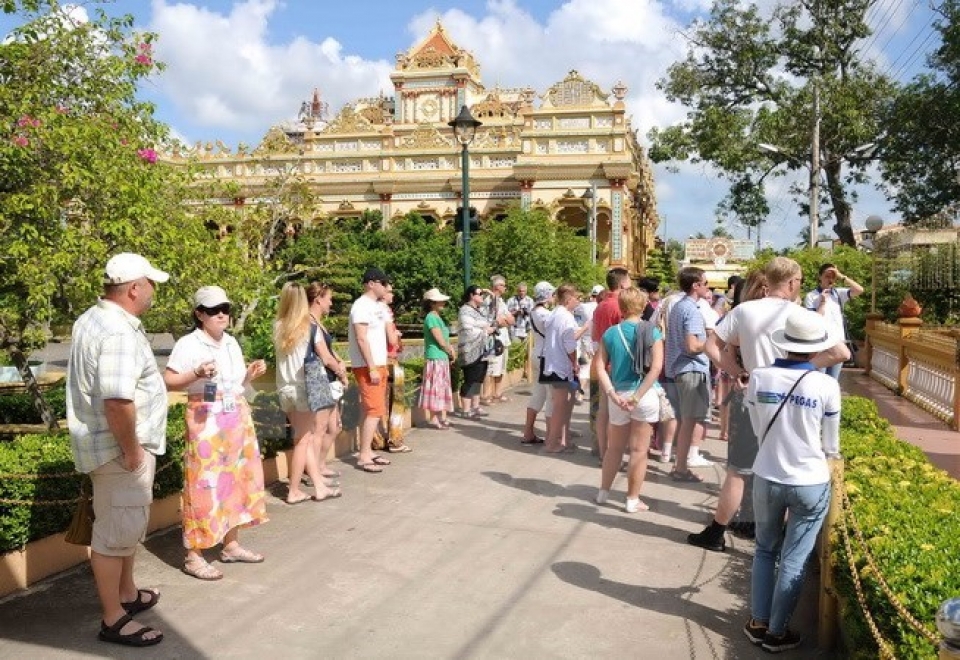 vietnam greets over 9 million foreign tourists in seven months