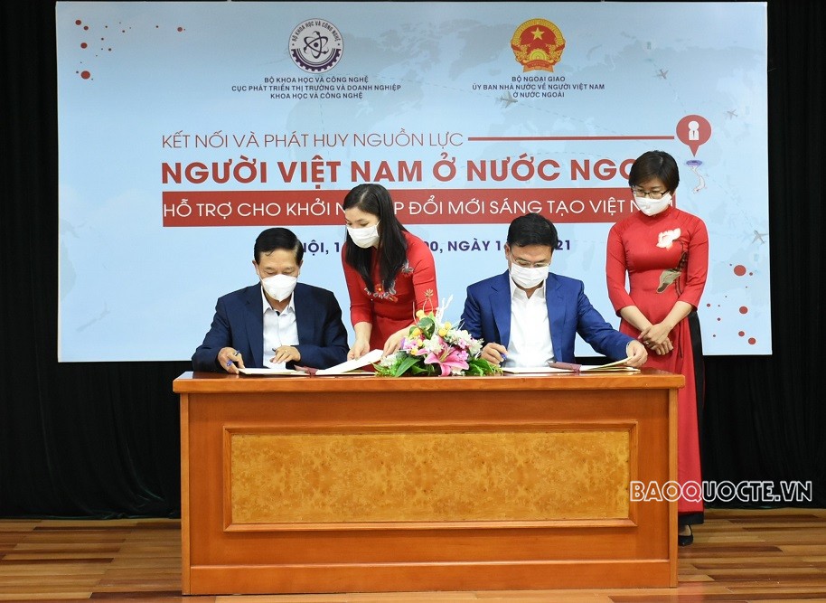 Hội thảo “Kết nối và phát huy nguồn lực người Việt Nam ở nước ngoài hỗ trợ cho khởi nghiệp đổi mới sáng tạo”