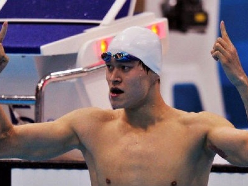 Bơi lội Trung Quốc - tài đi liền với tật