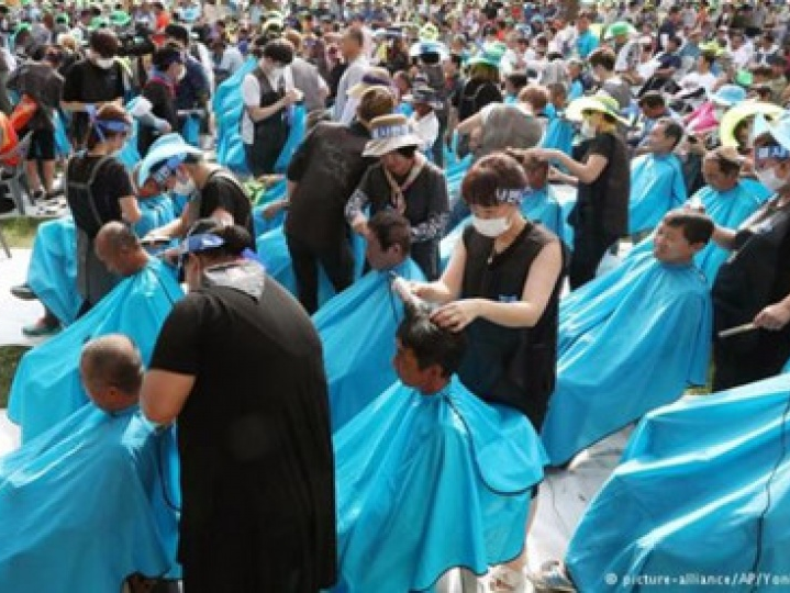 900 người Hàn Quốc cạo trọc đầu phản đối lá chắn tên lửa