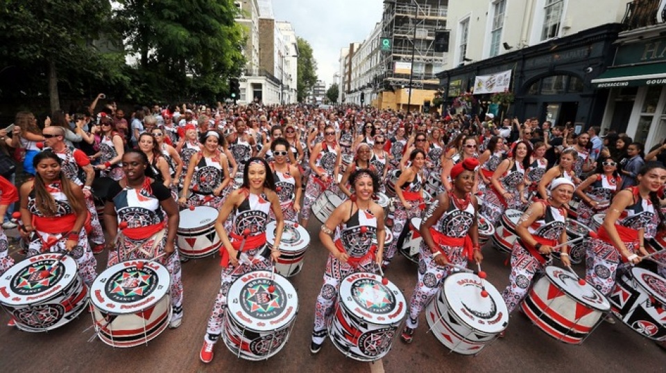 ruc ro sac mau le hoi notting hill carnival 2016