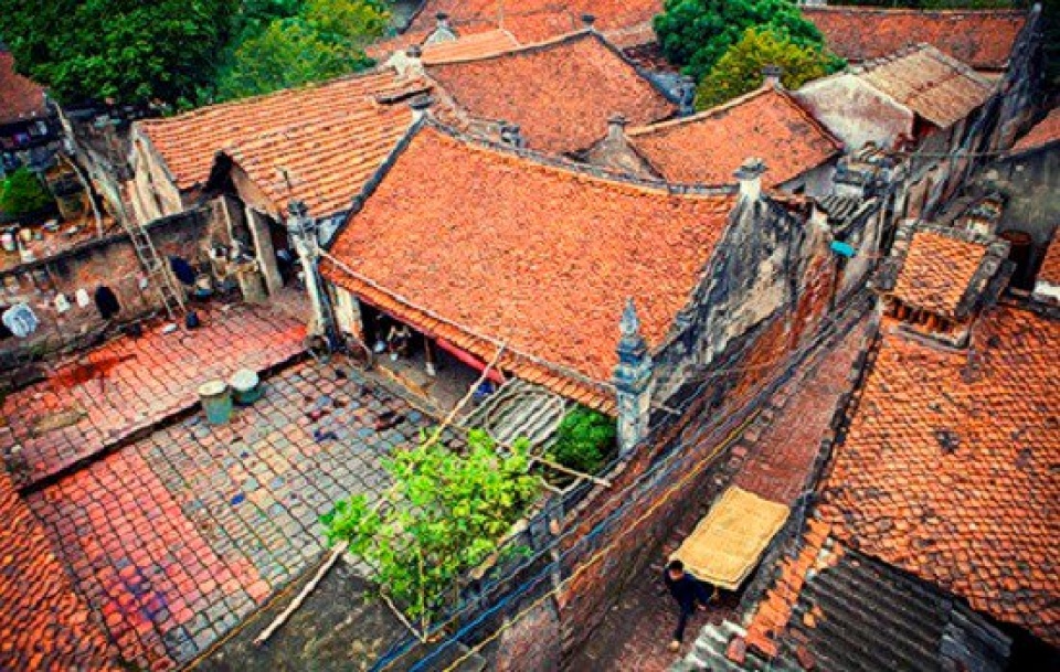 traditional and french style architecture in cu da village