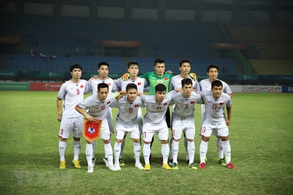 pm congratulates footballers for entering asiad semifinals