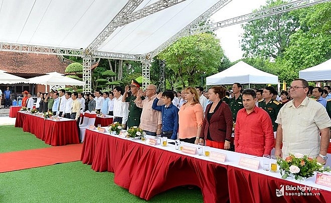 nghe an commemorates uncle hos 50th death anniversary