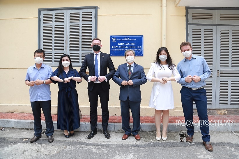 Bộ Ngoại giao tiếp nhận lô vaccine AstraZeneca do Chính phủ Anh tặng Việt Nam