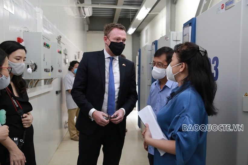 Bộ Ngoại giao tiếp nhận lô vaccine AstraZeneca do Chính phủ Anh tặng Việt Nam