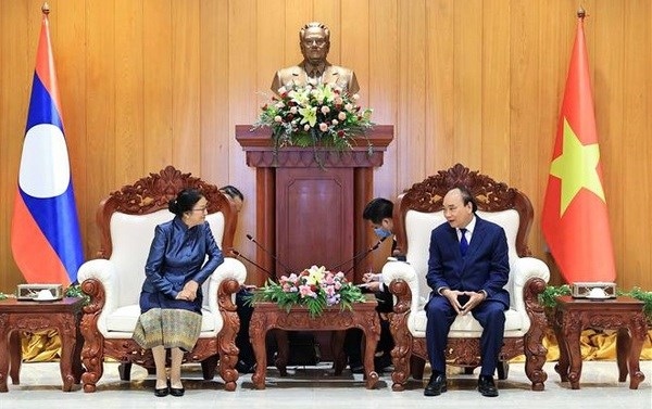 Vietnamese State leader meets with Lao Vice Presidents