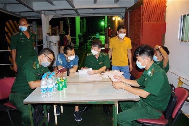 Ba Ria-Vung Tau receives eight foreigners in distress at sea