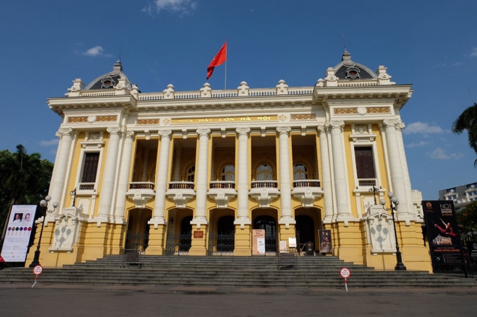 historic opera house opens for public tours