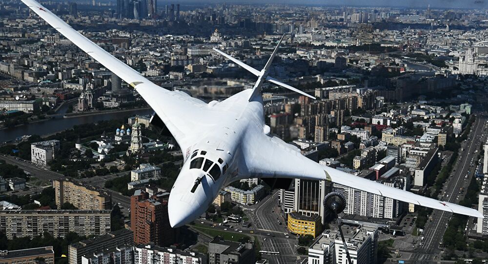 Máy bay Nga Tu-160 lập kỷ lục thế giới về tầm bay xa