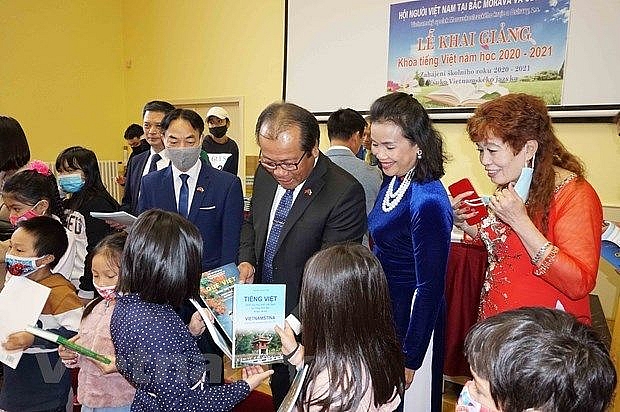 vietnamese language classes maintained in czech republic despite pandemic