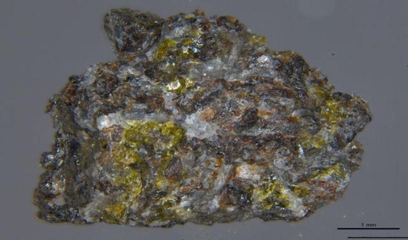 Các nhà khoa học Trung Quốc phát hiện khoáng chất mới trong mẫu đất đá lấy từ Mặt Trăng