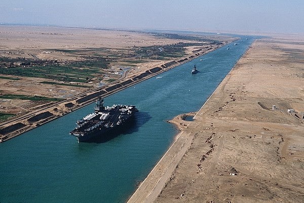 Tăng phí quá cảnh tại Kênh đào Suez