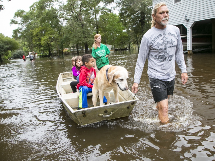 Mỹ: Lũ lụt cản trở cử tri nhiều khu vực đi bỏ phiếu sớm