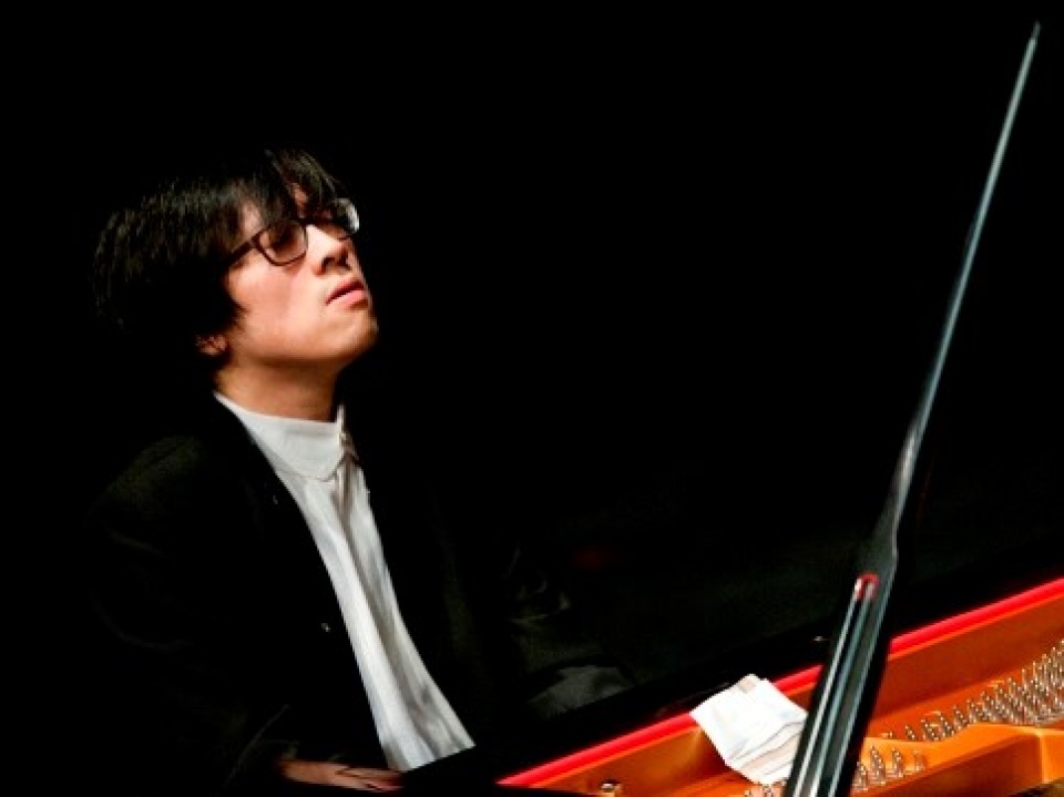 piano prodigy luu hong quang to play with uk royal orchestra