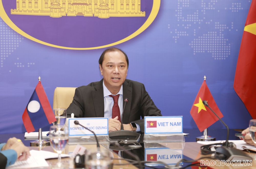 Deputy ministerial-level Vietnam-Laos political consultation held