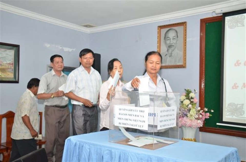 overseas vietnamese in cambodia support flood victims