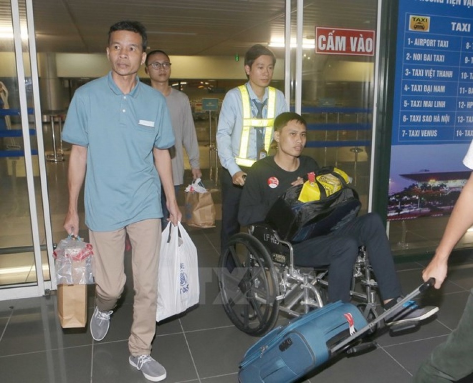 vietnamese sailors rescued in philippines return home