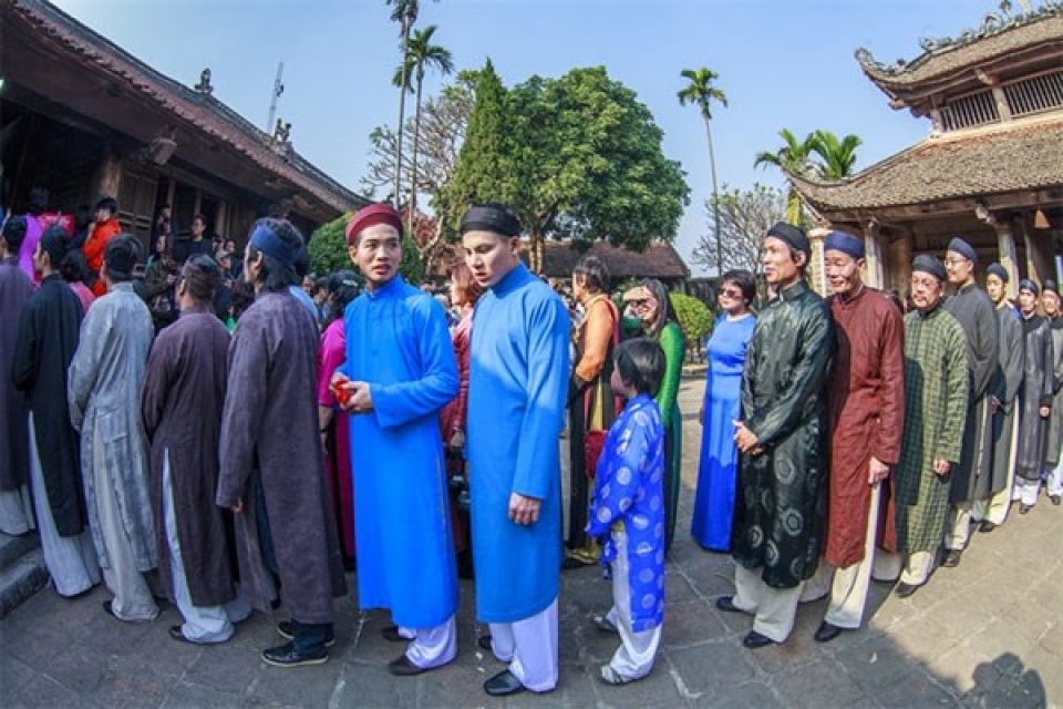 artists ambassadors bringing back ao dai for men