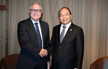 Prime Minister receives Sembcorp leader in Singapore