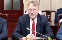 EP official discuss lifting ‘yellow card’, lorry deaths