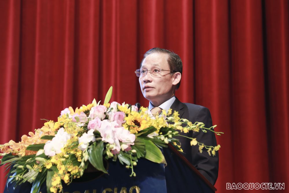 Vietnam-Cambodia border topographic maps handed over to ministries, agencies