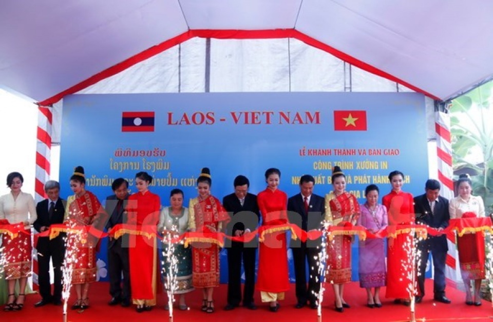 vietnam helps laos build printing factory