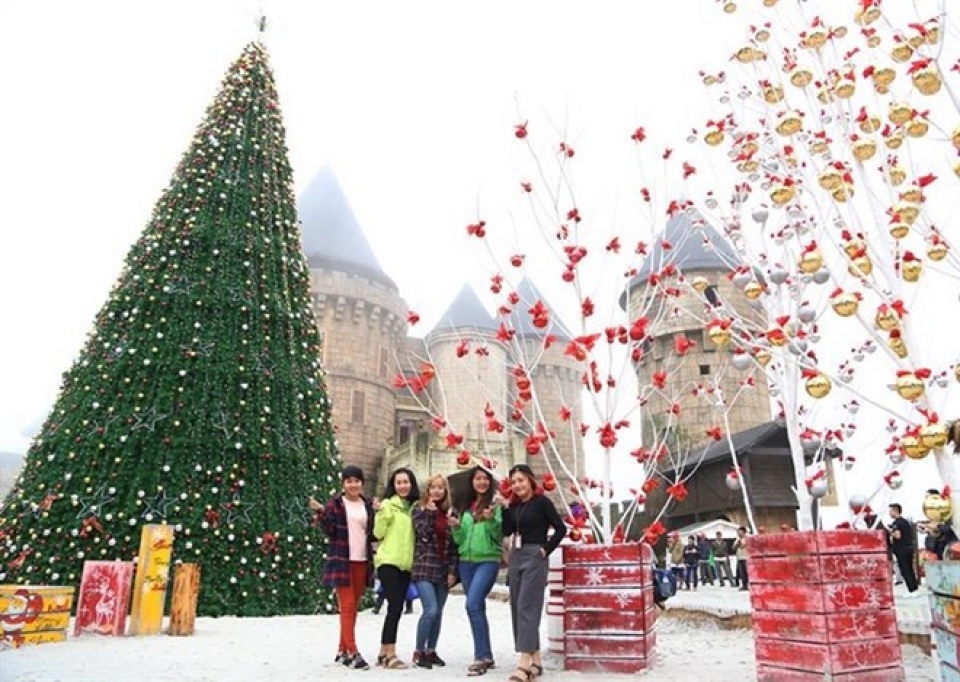 festive cheer in da nang hoi an