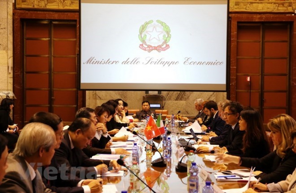 vietnam italy seek effective economic cooperation