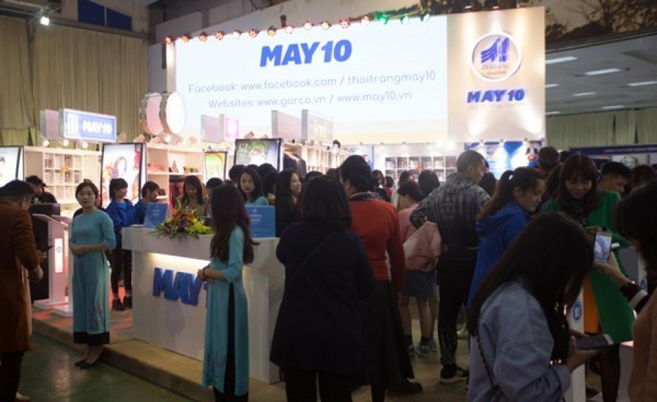 vietnam international fashion fair 2018 opens in ha noi