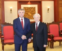 party state leader warns against self satisfaction