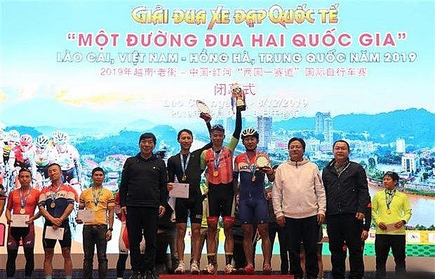 Int’l cycling tourney wraps up in Lao Cai province