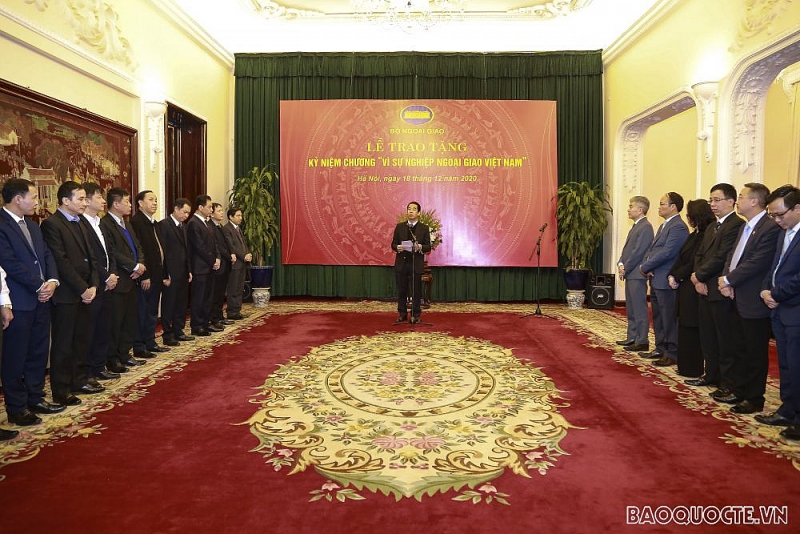 Bộ Ngoại giao trao tặng Kỷ niệm chương Vì sự nghiệp Ngoại giao Việt Nam