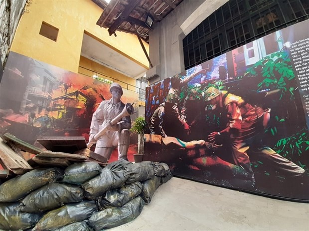 Hoa Lo Prison hosts exclusive Hanoi war exhibition