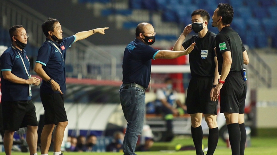 Chiêu 'tẩy thẻ' cao tay của HLV Park Hang Seo trước trận Việt Nam vs UAE?