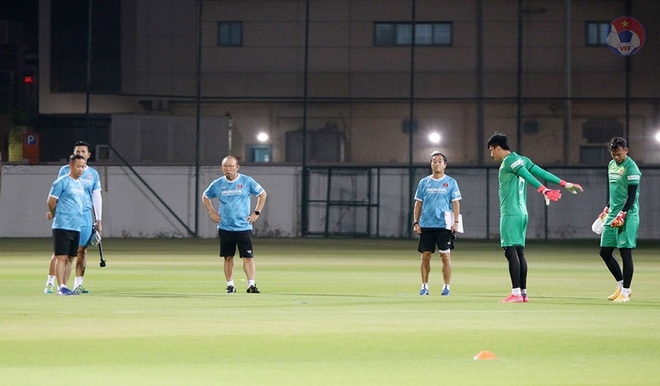 HLV Park Hang Seo muốn tập trung cho trận gặp UAE. (Ảnh Dân trí)